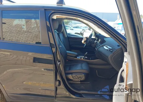 2017 BMW X3 xDrive28I z USA, uszkodzony, nr VIN 5UXWX9C31H0T21927